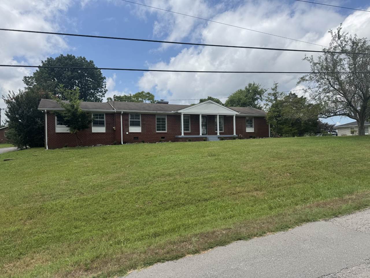 112 Northside Dr - Photo 1