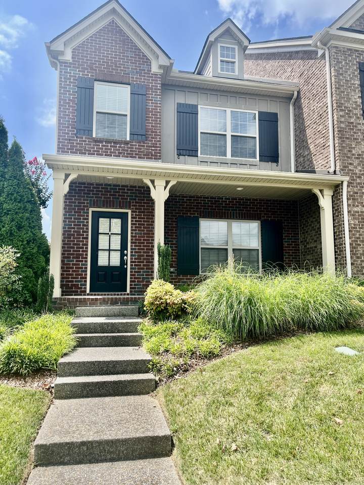 956 Innsbrooke Ave - Photo 1
