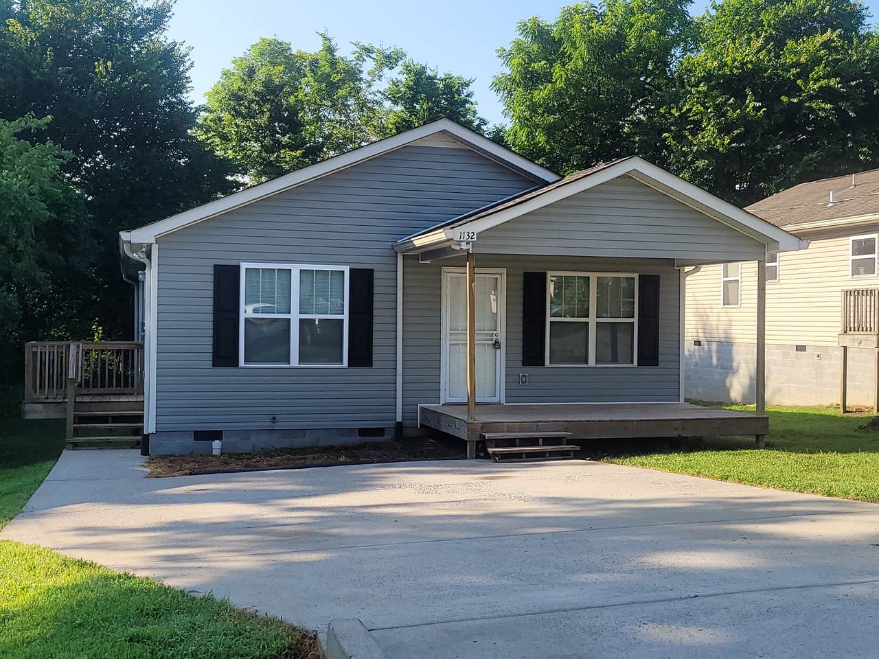 1132 Florence Ave - Photo 1