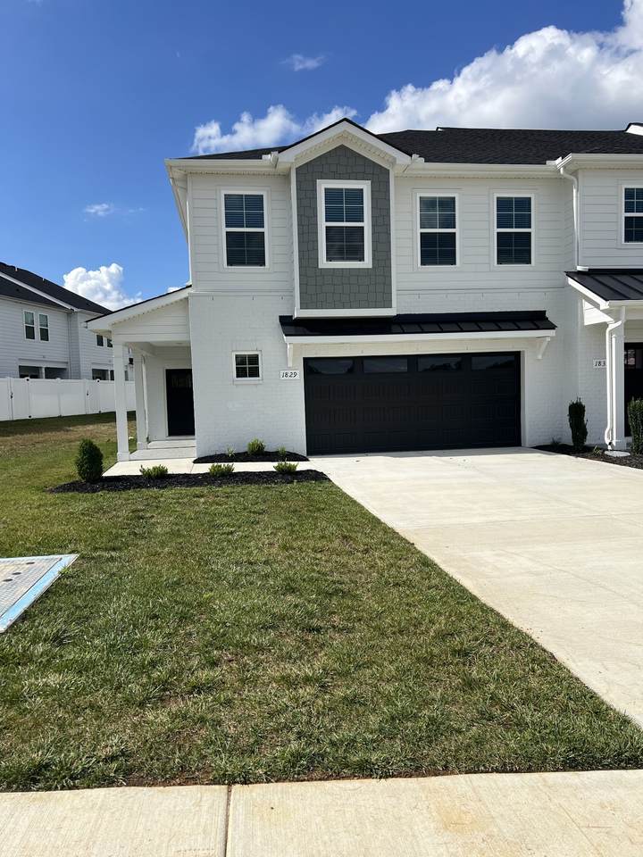 1829 Bethpage Dr - Photo 1
