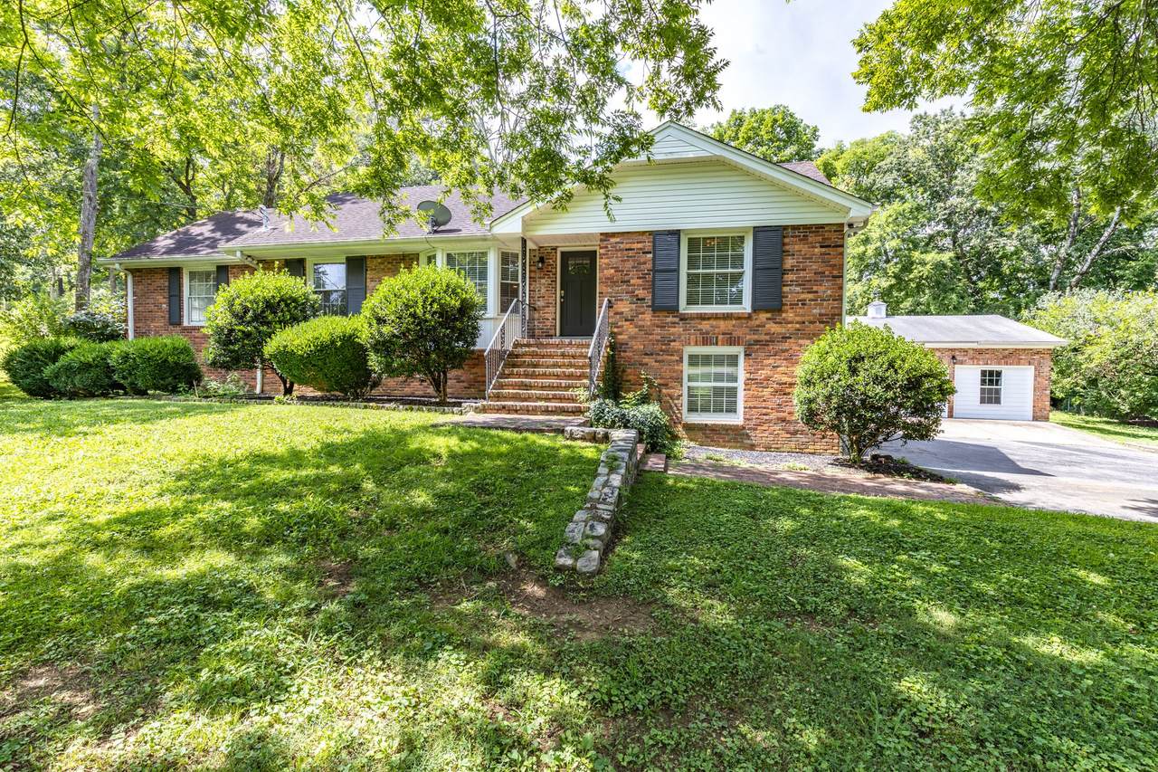 1017 Jasperson Dr - Photo 1