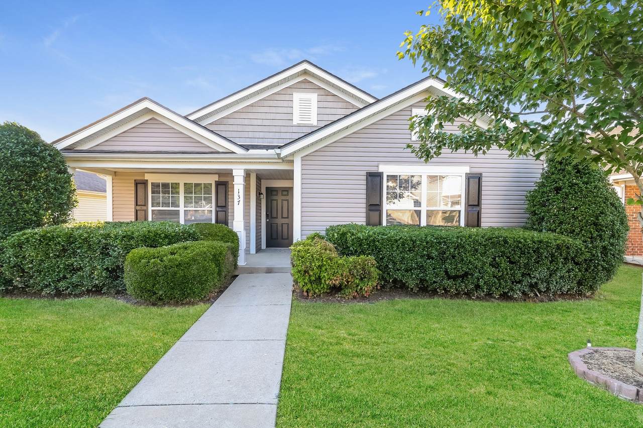 137 Sophie Dr - Photo 1