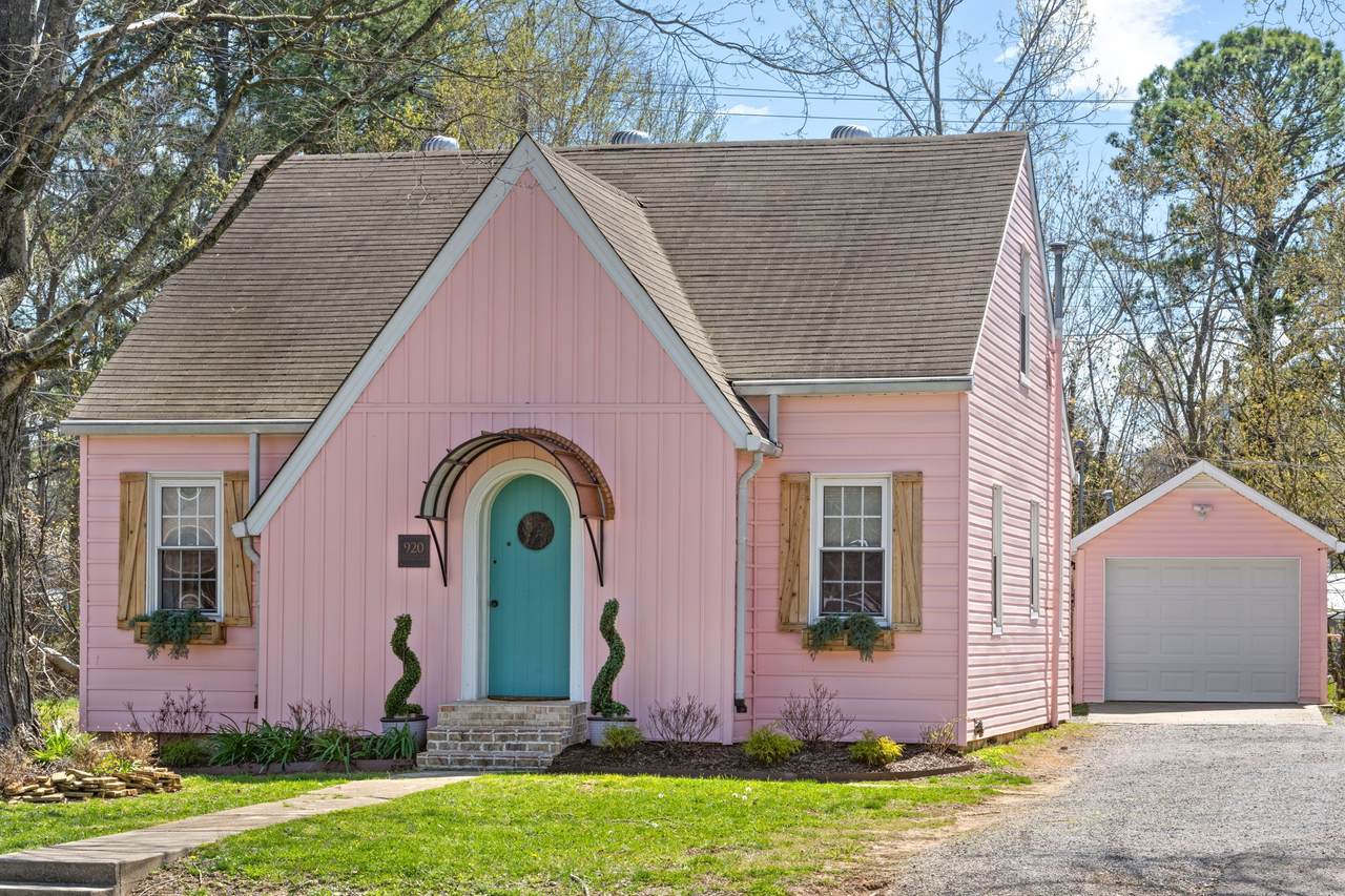 920 Crossland Ave - Photo 1