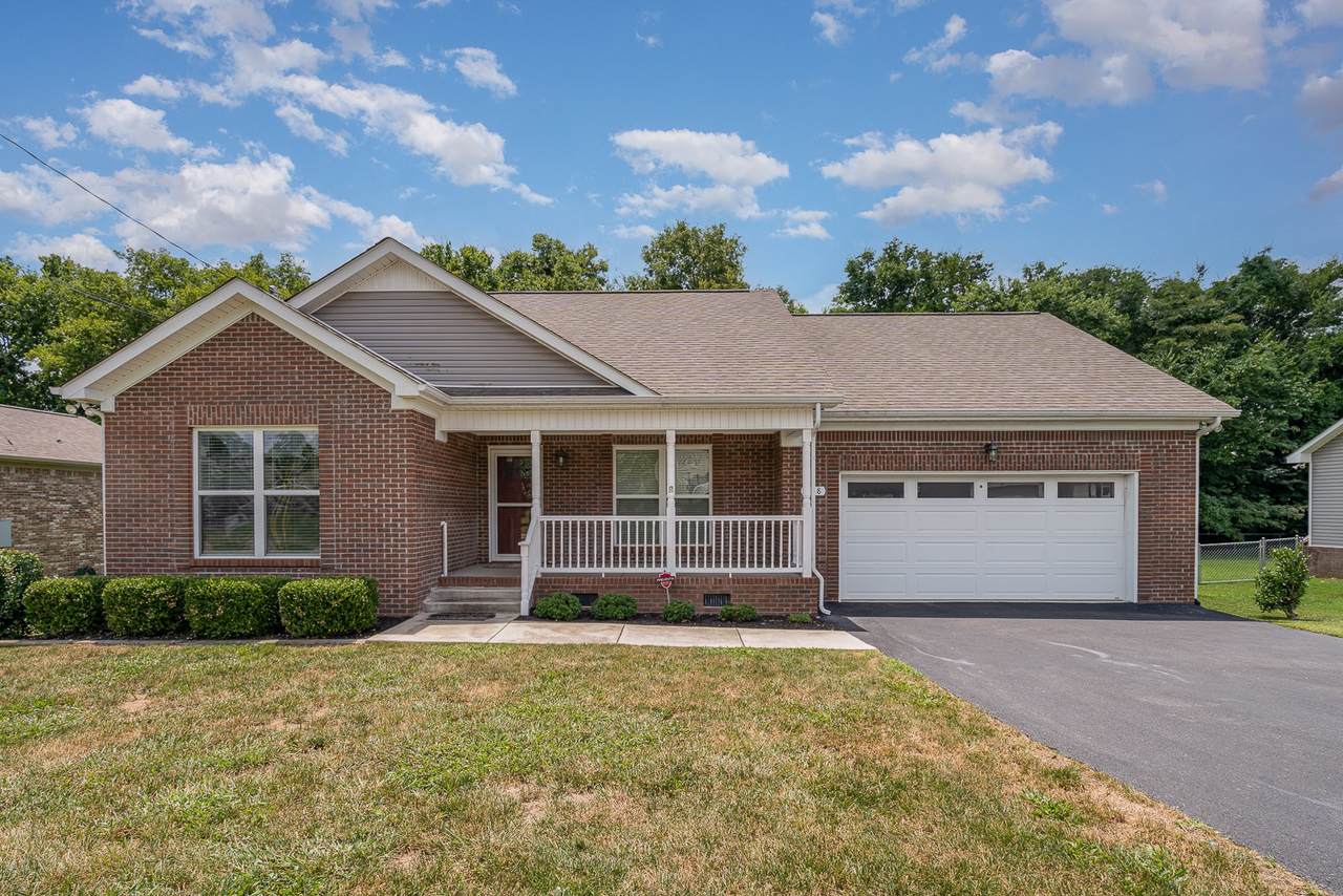 1618 Wellington Dr - Photo 1