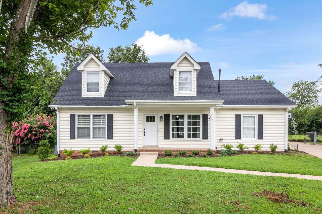 1591 Barrett Dr - Photo 1