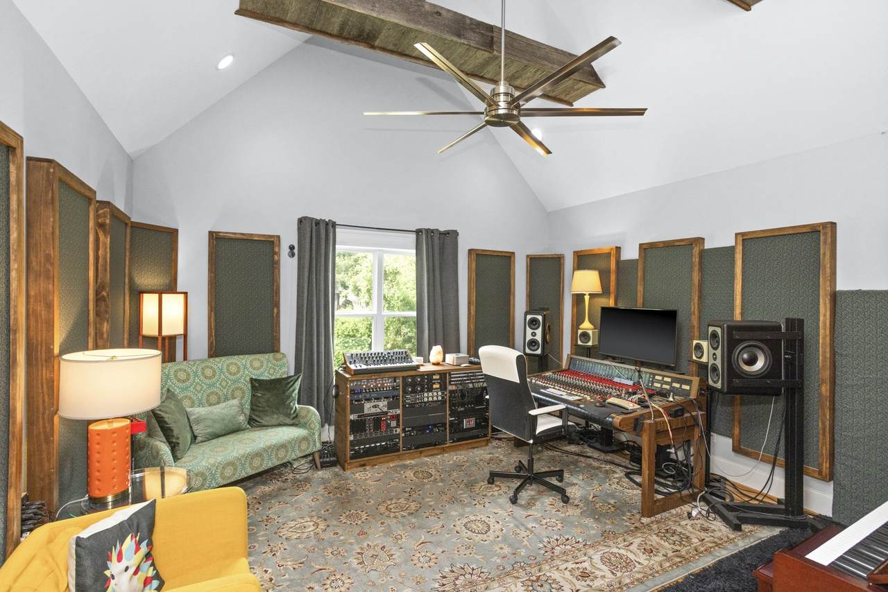 https://bt-photos.global.ssl.fastly.net/nashville/1280_boomver_1_RTC2946258-1.jpg
