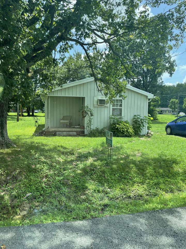 216 Strawberry St - Photo 1