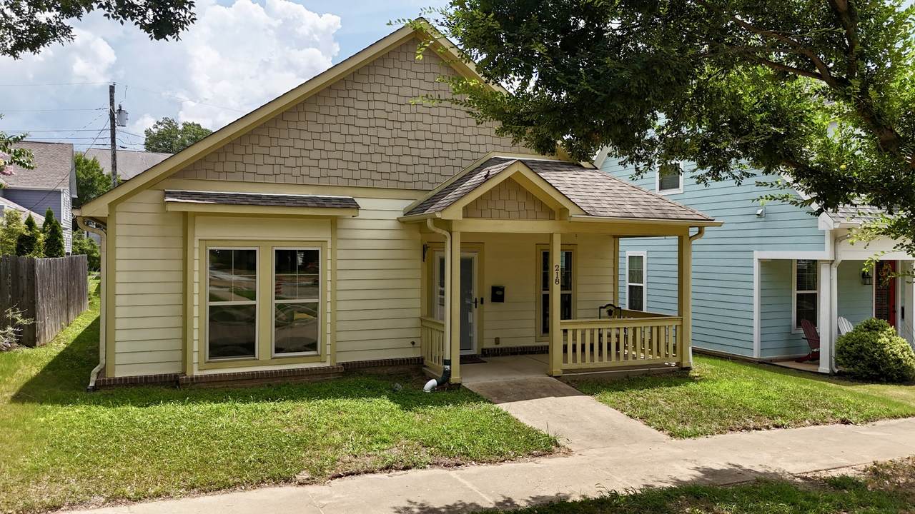 218 Wells St - Photo 1