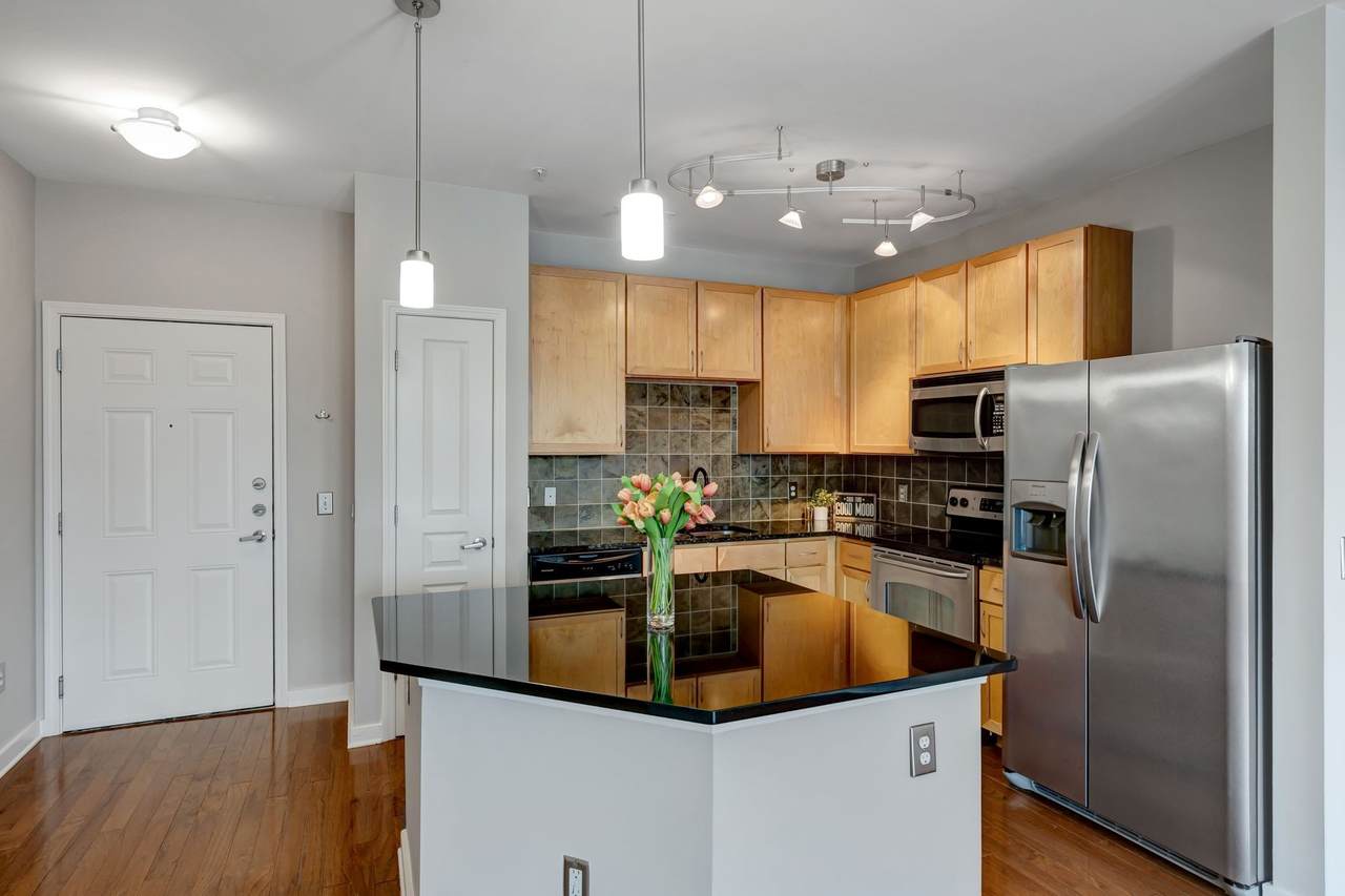 3000 Vanderbilt Pl - Photo 1