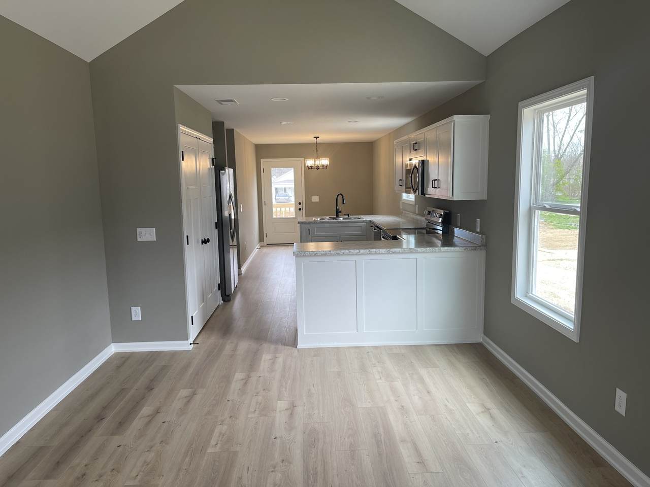 https://bt-photos.global.ssl.fastly.net/nashville/1280_boomver_1_RTC2946511-1.jpg
