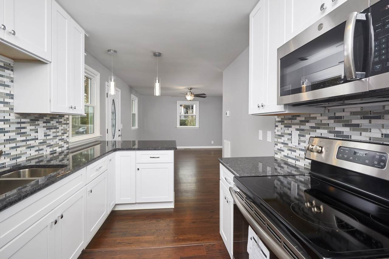 892 Montrose Ave - Photo 1