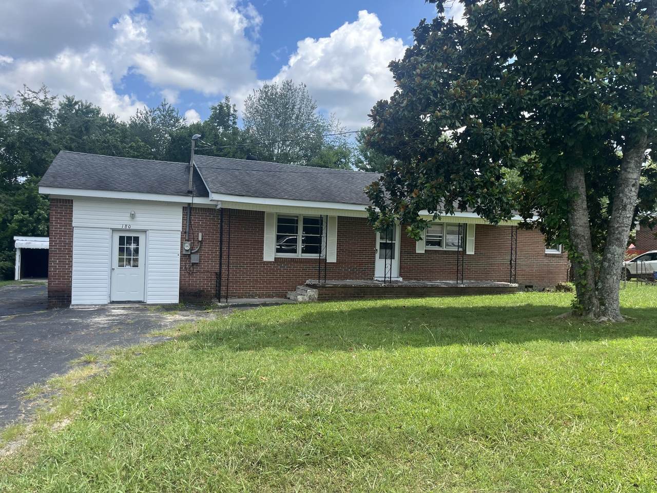 180 Blakemore Rd - Photo 1