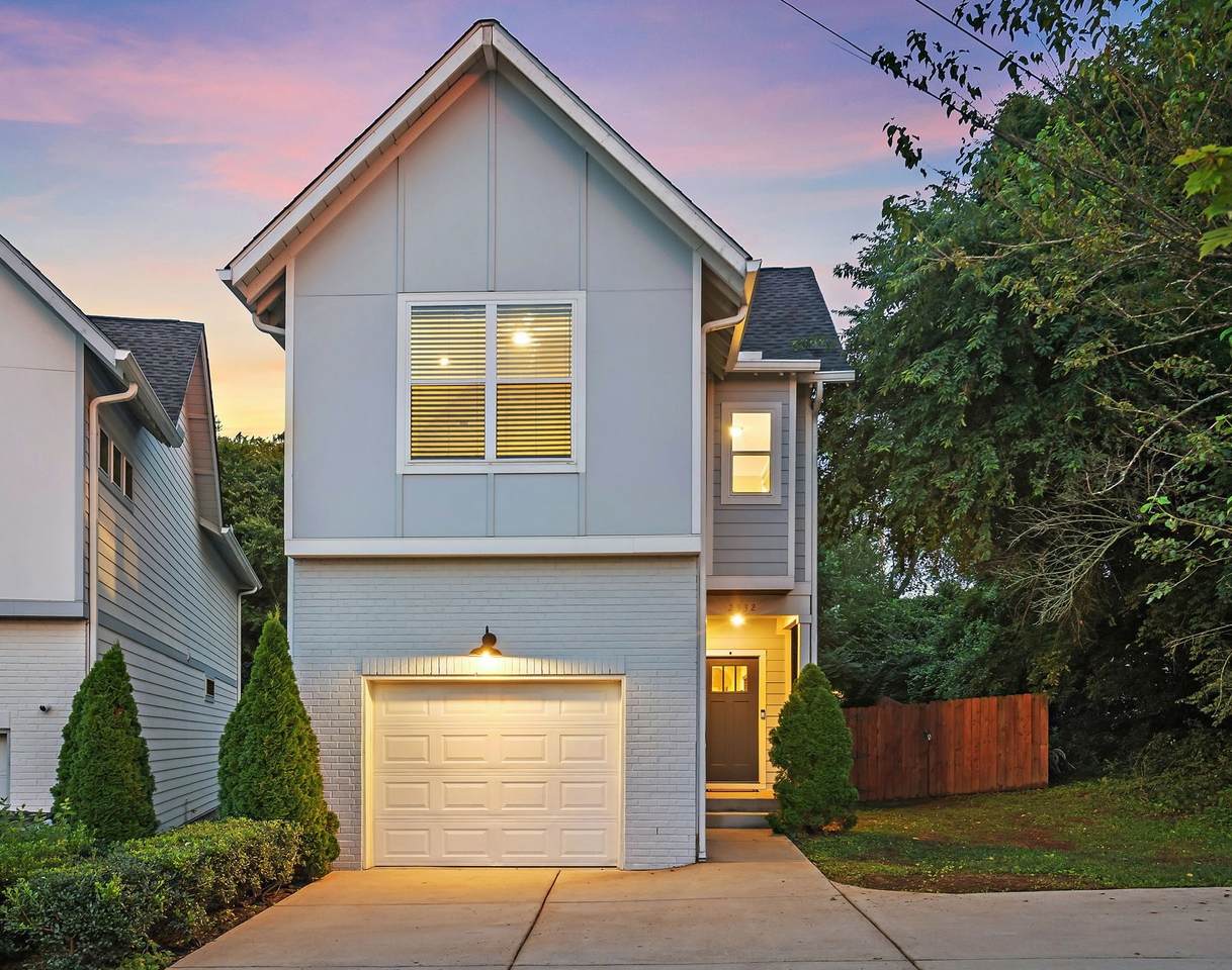 2332 Oak Ct - Photo 1