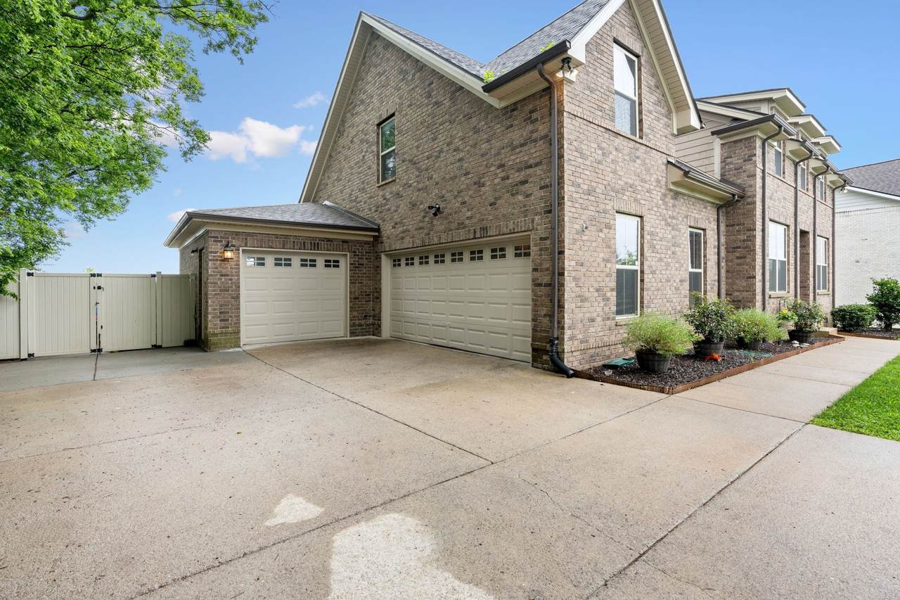 https://bt-photos.global.ssl.fastly.net/nashville/1280_boomver_1_RTC2946622-1.jpg