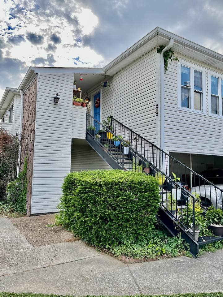810 Bellevue Rd - Photo 1