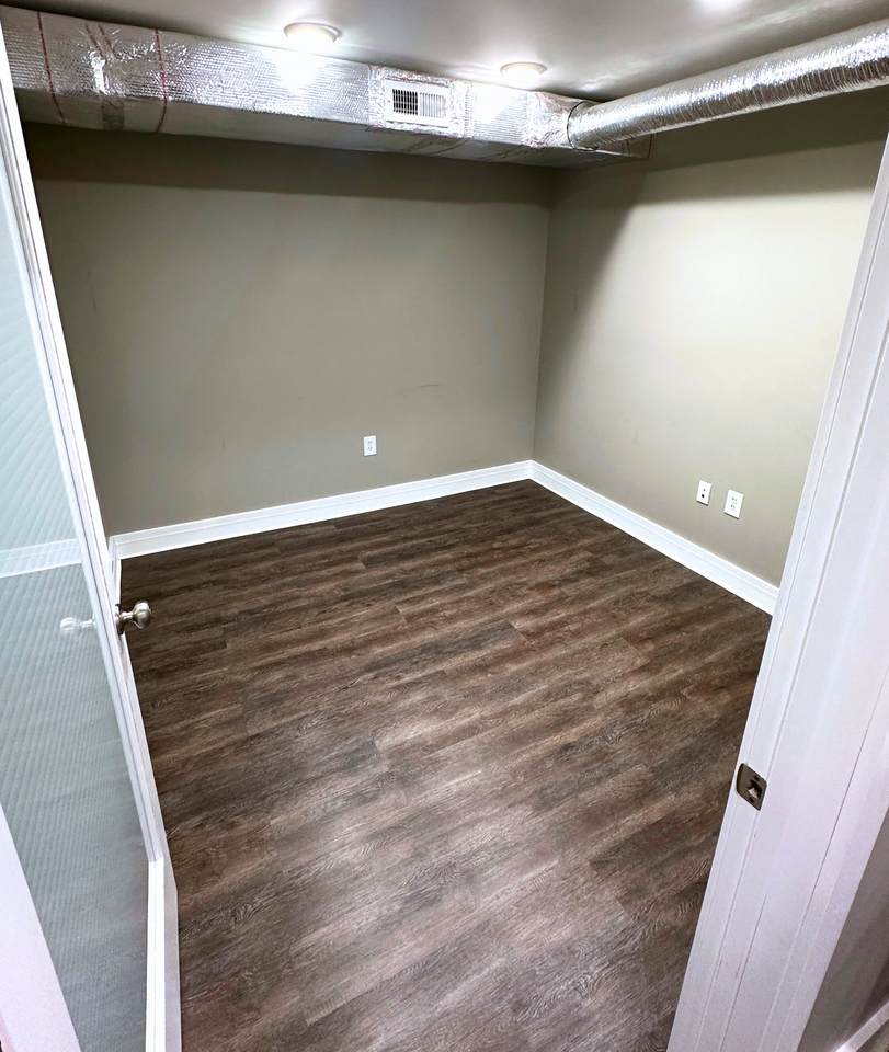 1811 Memorial Cir Suite 15 - Photo 1