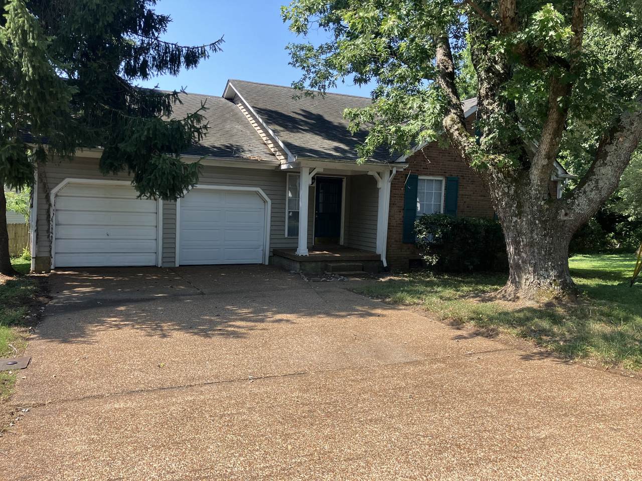 110 White Oak Court - Photo 1