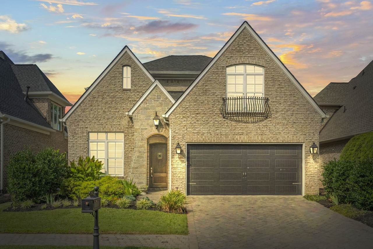 1160 Chloe Dr - Photo 1