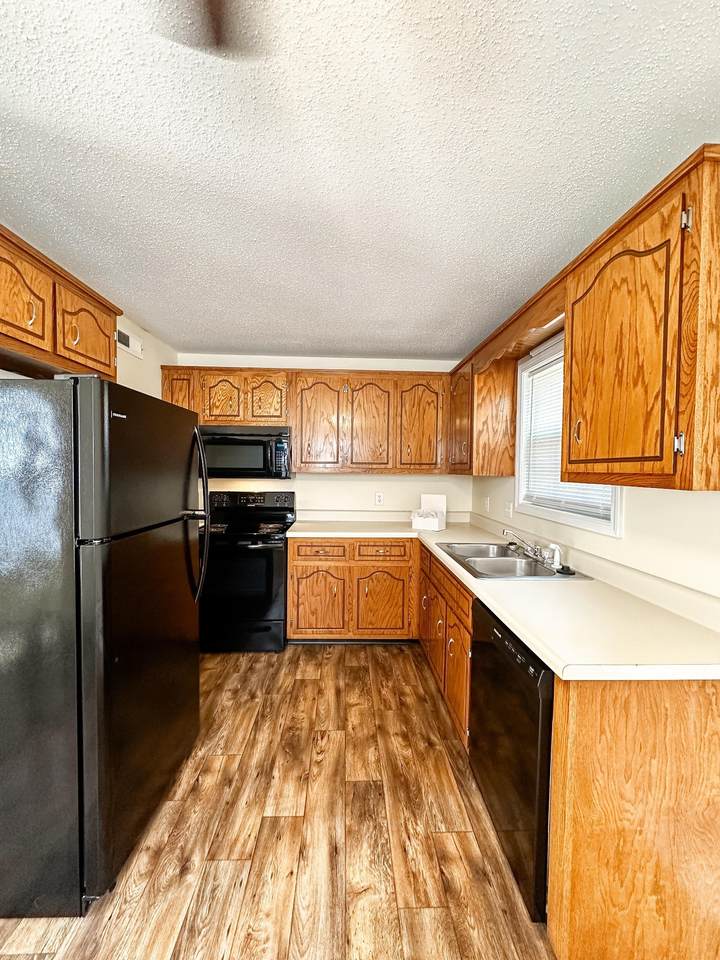 112 Ballygar St - Photo 1