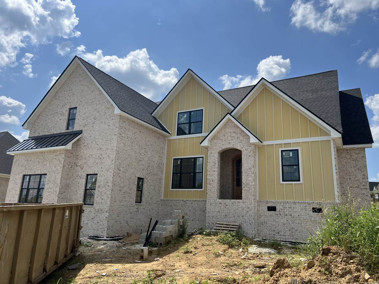 307 Oaks Xing - Photo 1