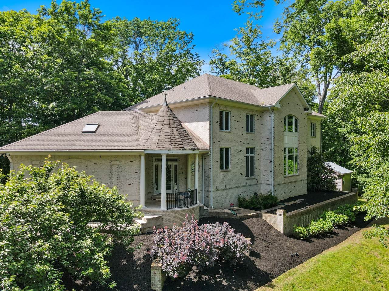 2754 Broyles Ln - Photo 1