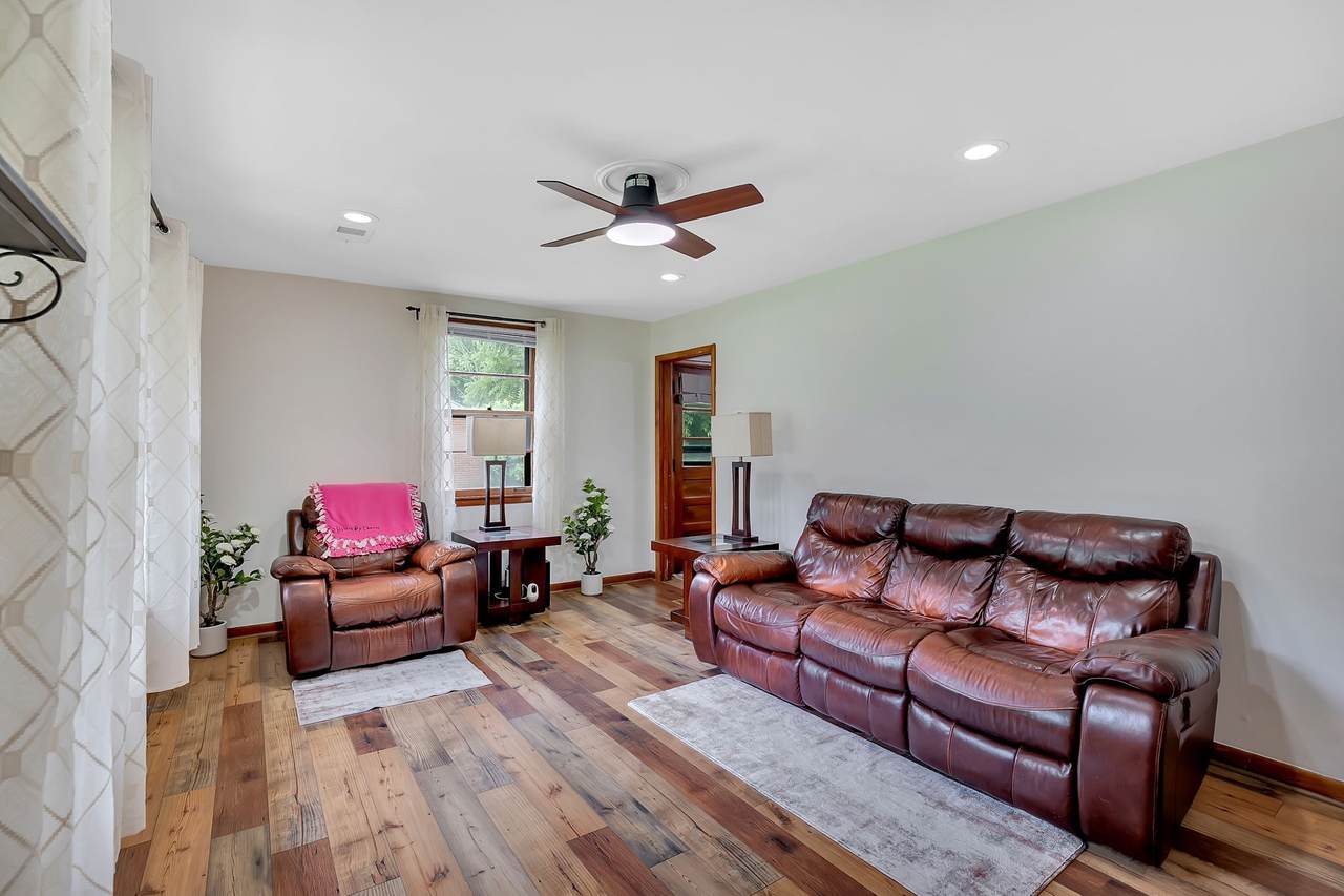 2728 Nodyne Dr - Photo 1