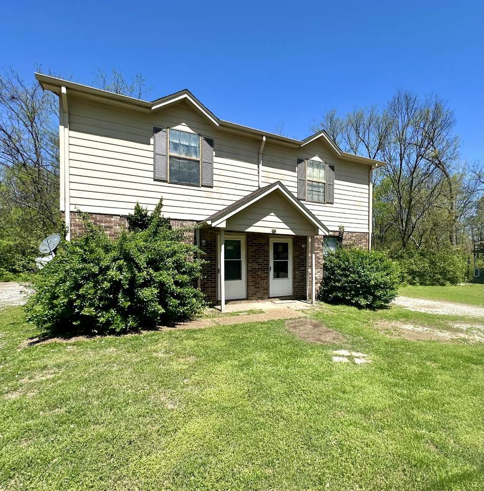 334 E Webster St - Photo 1
