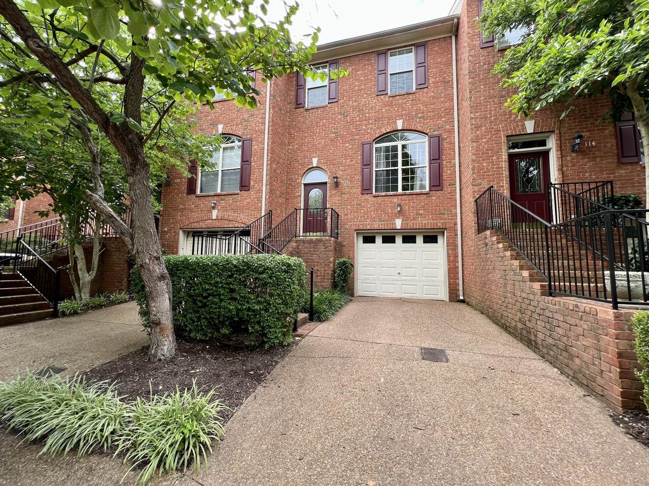 116 Carriage Ct - Photo 1