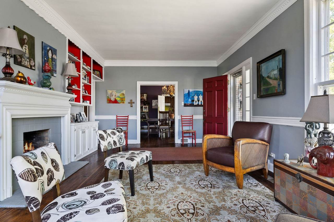 307 W Main St - Photo 1