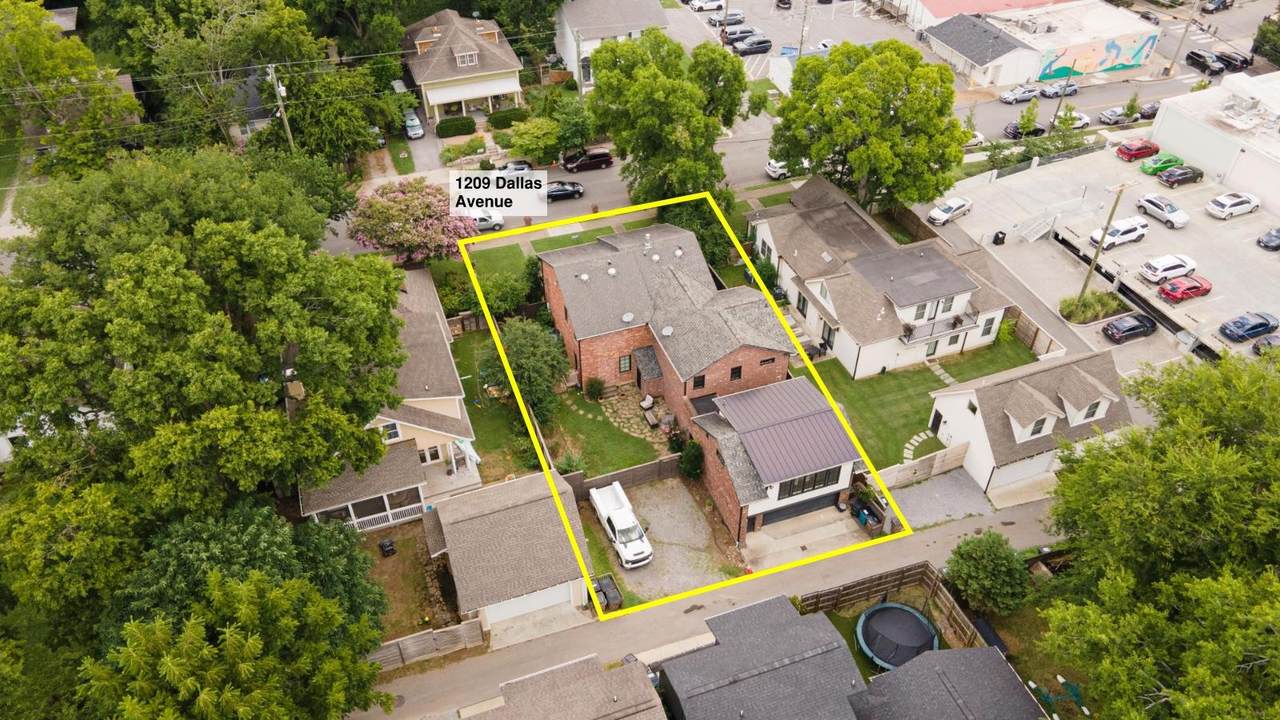 1209 Dallas Ave - Photo 1