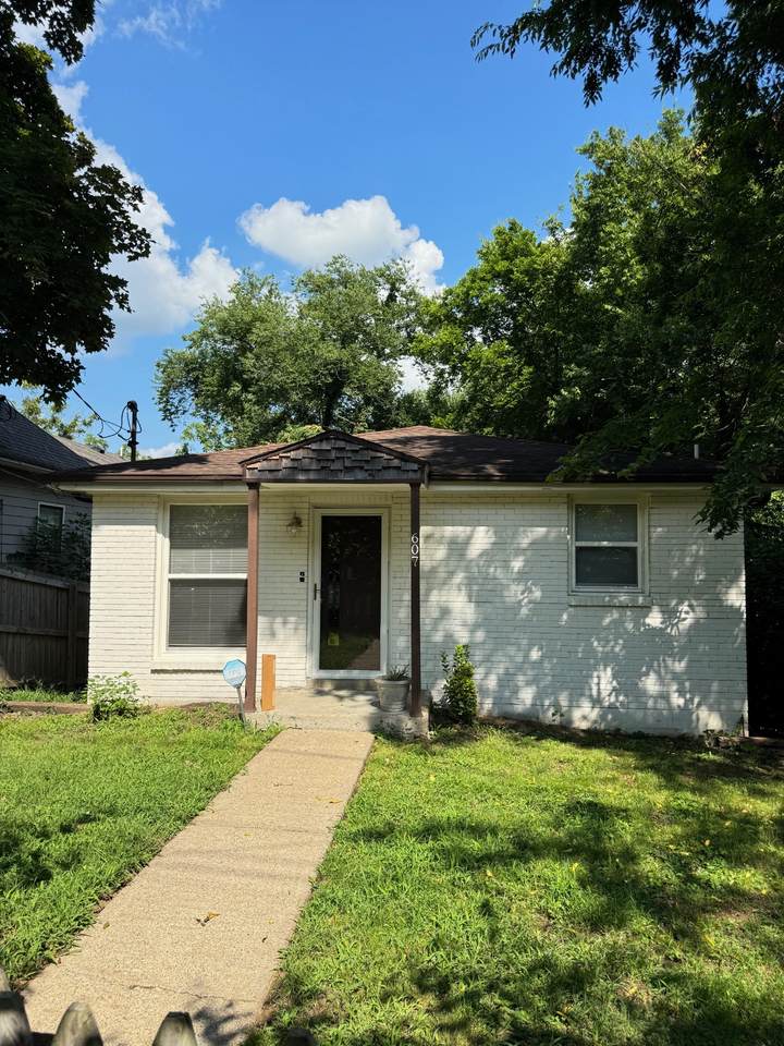 607 S 12th St - Photo 1