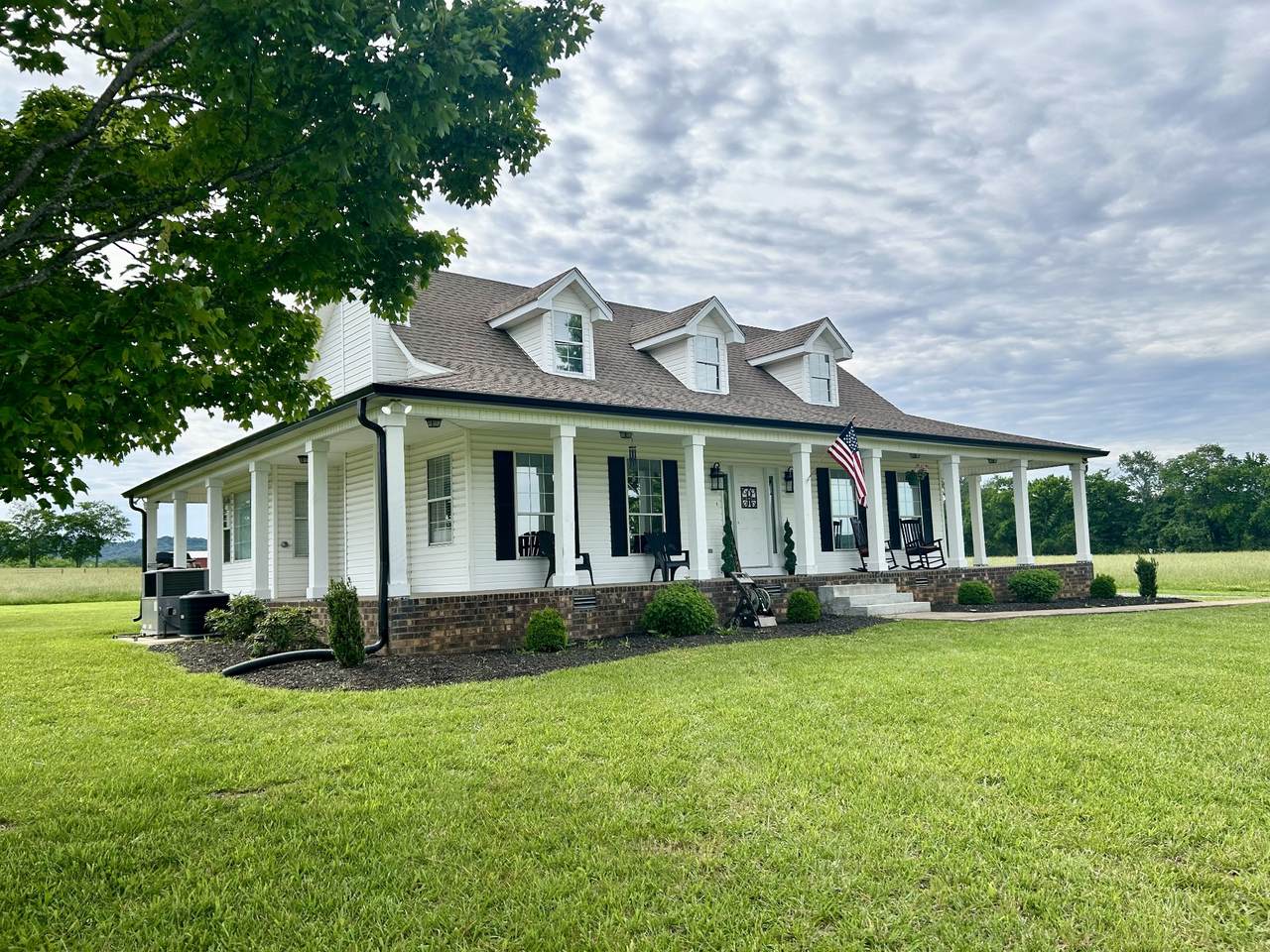 6646 W Trimble Rd - Photo 1