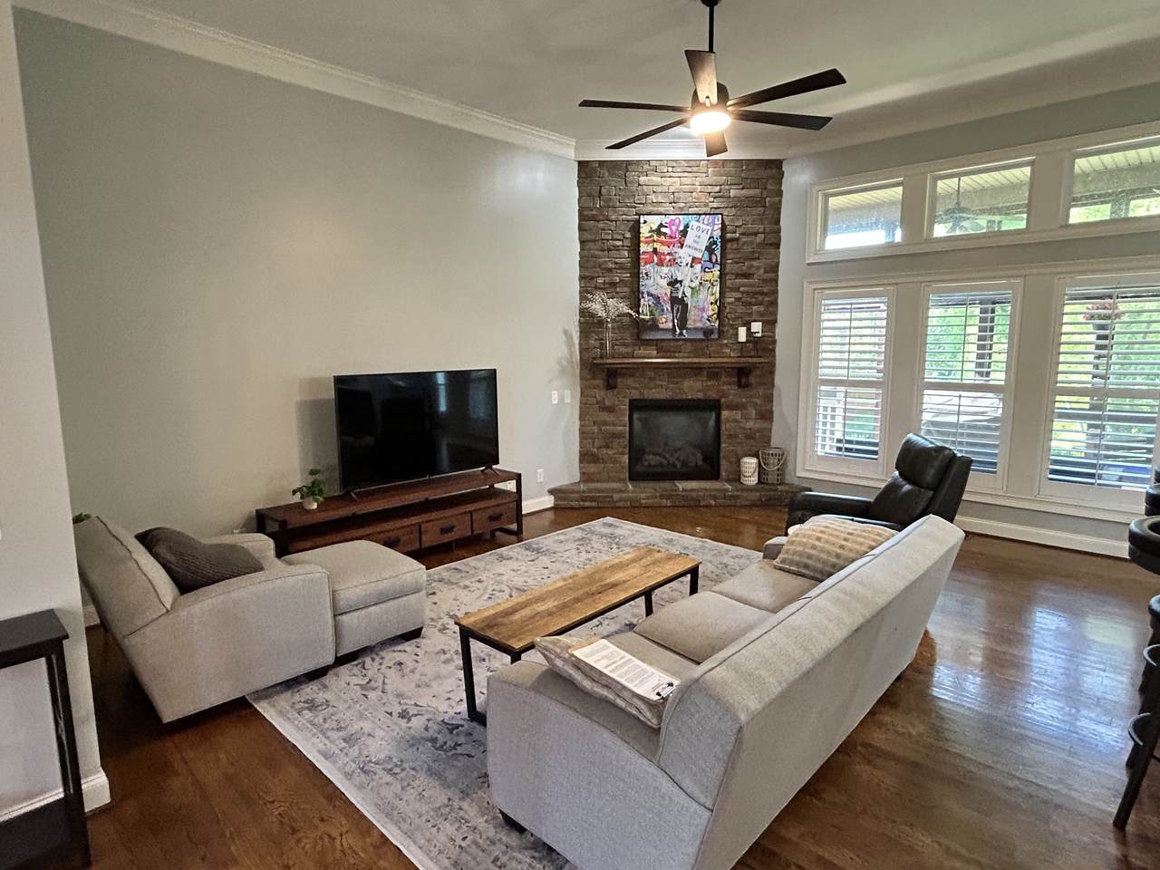 https://bt-photos.global.ssl.fastly.net/nashville/1280_boomver_1_RTC2957539-1.jpg