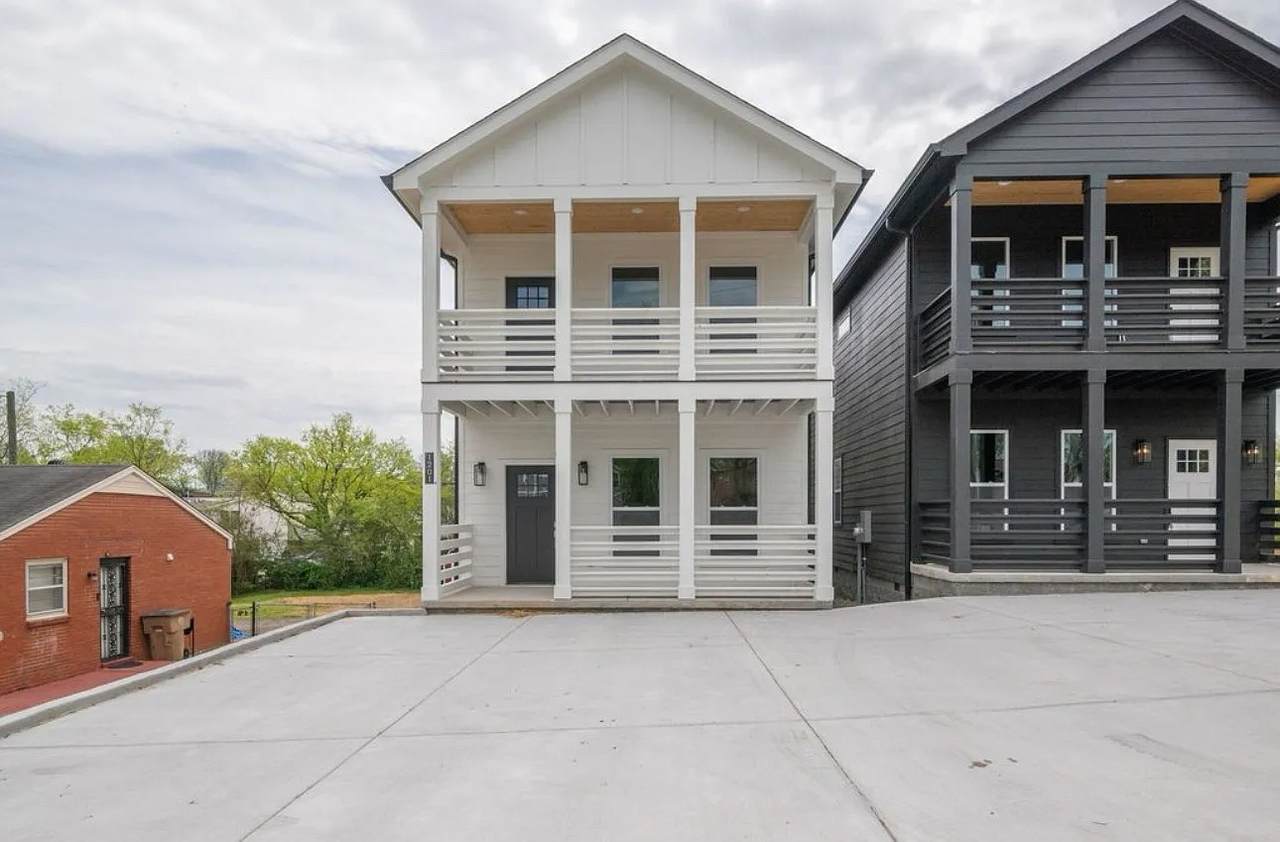 1201 Walsh St - Photo 1