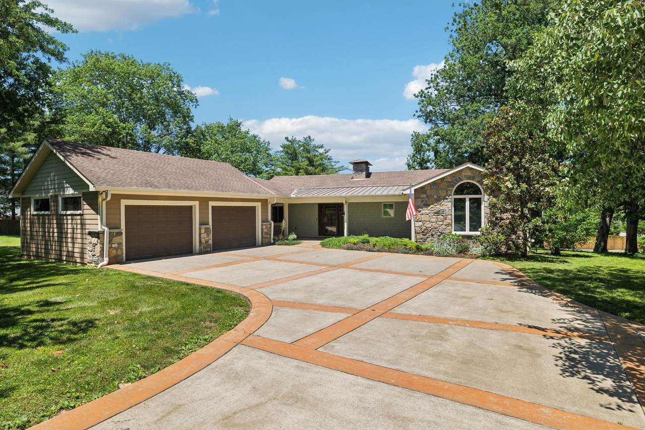 8166 Poplar Creek Rd - Photo 1