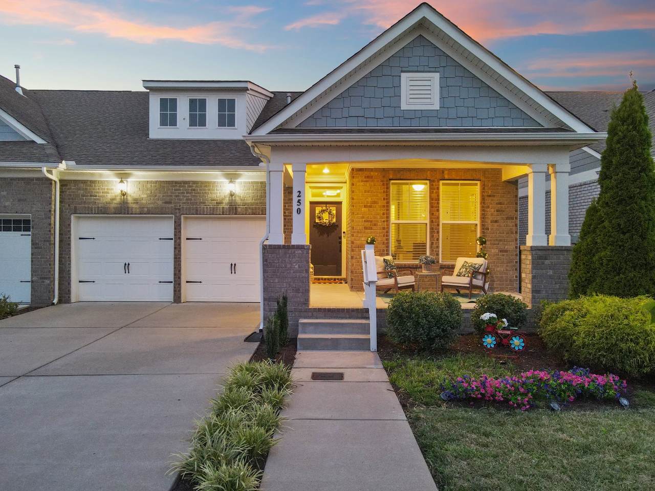 250 Tanglewood Ln - Photo 1