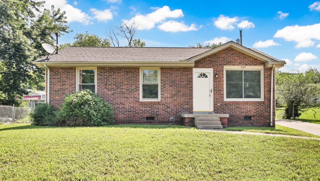 909 Lucas Ln - Photo 1