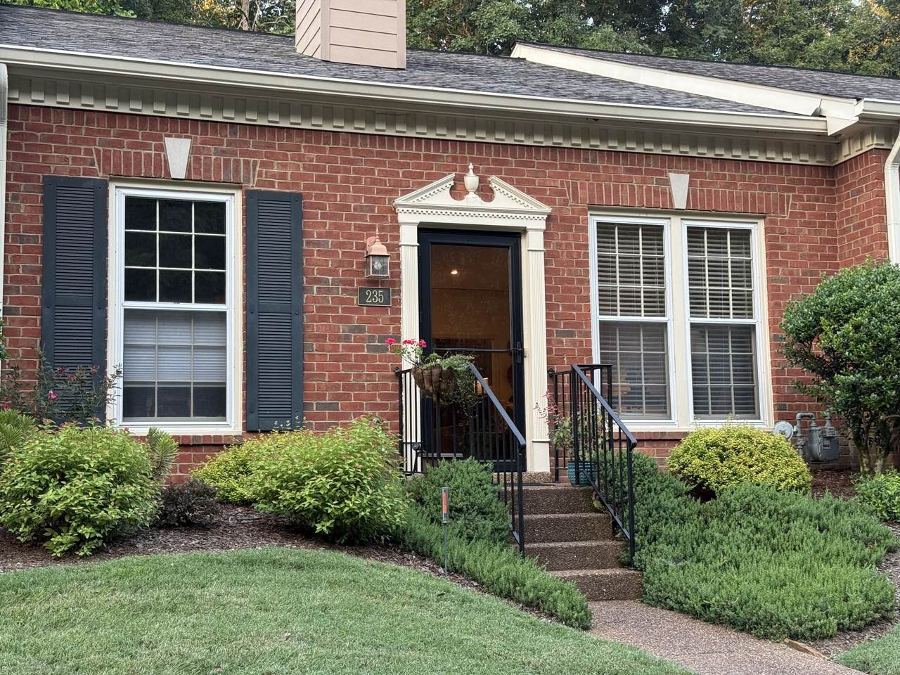 235 Windsor Terrace Dr - Photo 1