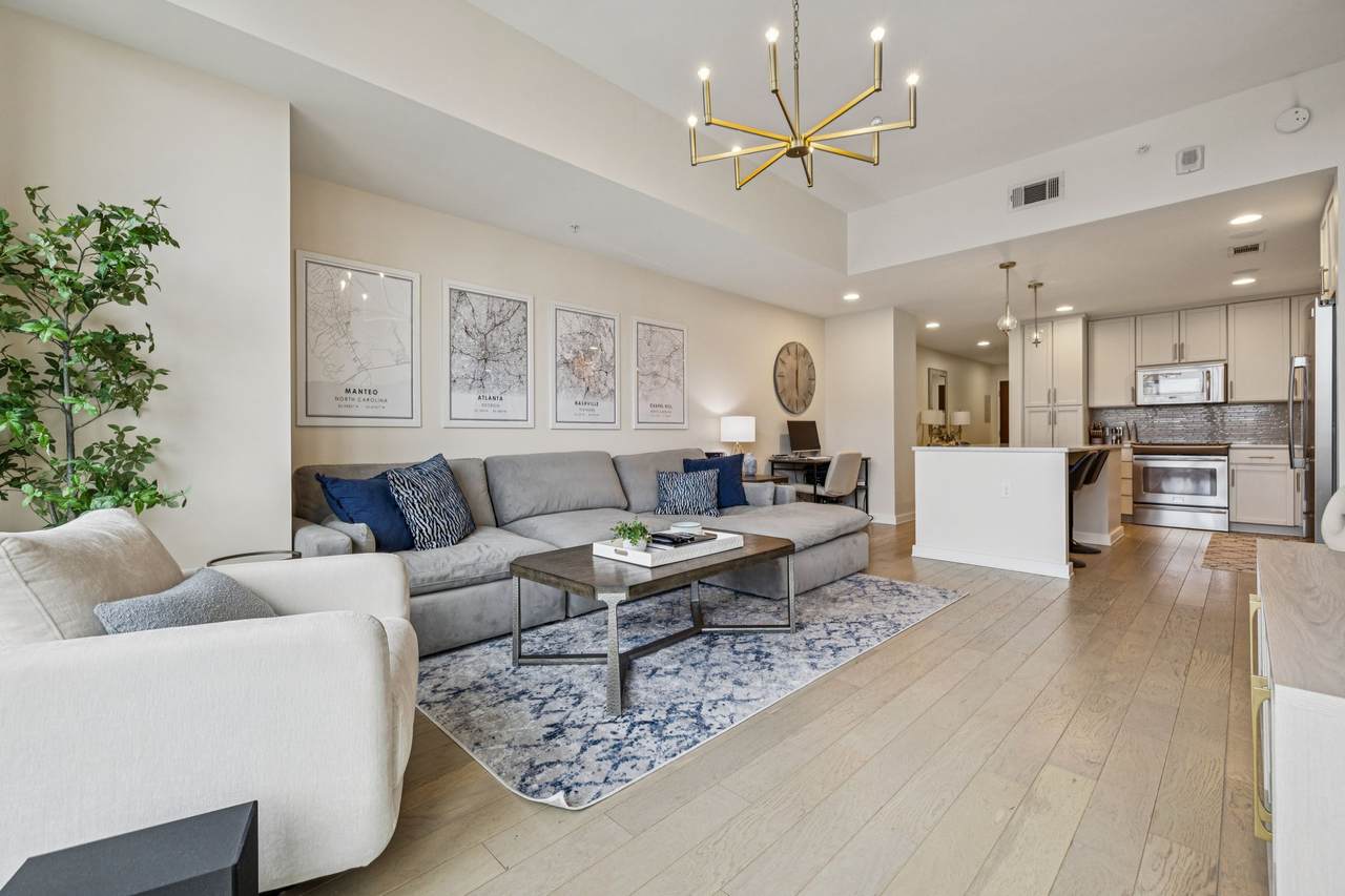 1212 Laurel St - Photo 1
