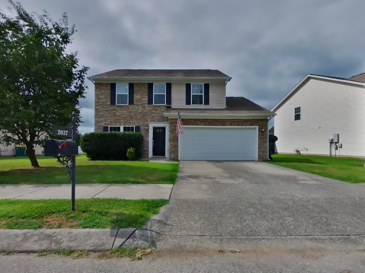 2037 Silverton Cir - Photo 1
