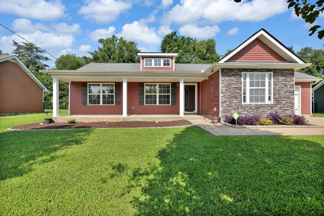1833 Moonlight Dr - Photo 1