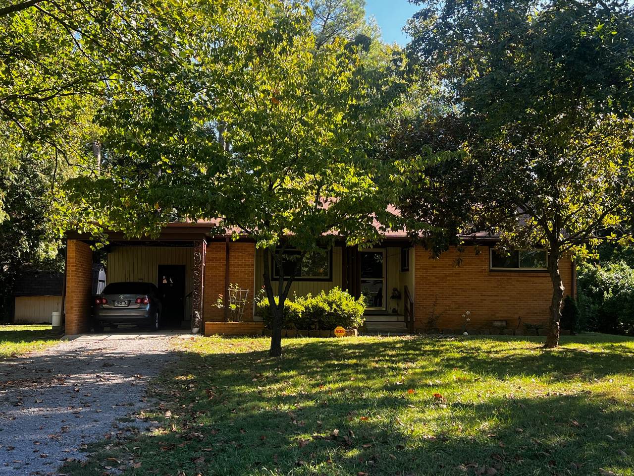 1919 Bradyville Pike - Photo 1