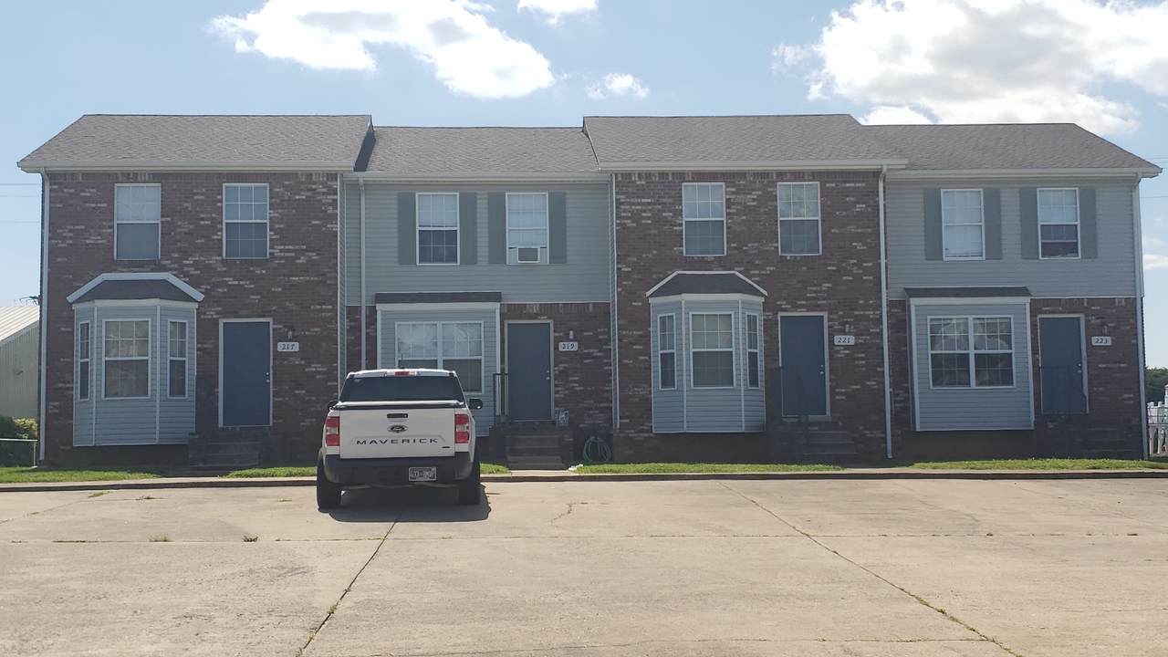 221 Tree Line Dr - Photo 1