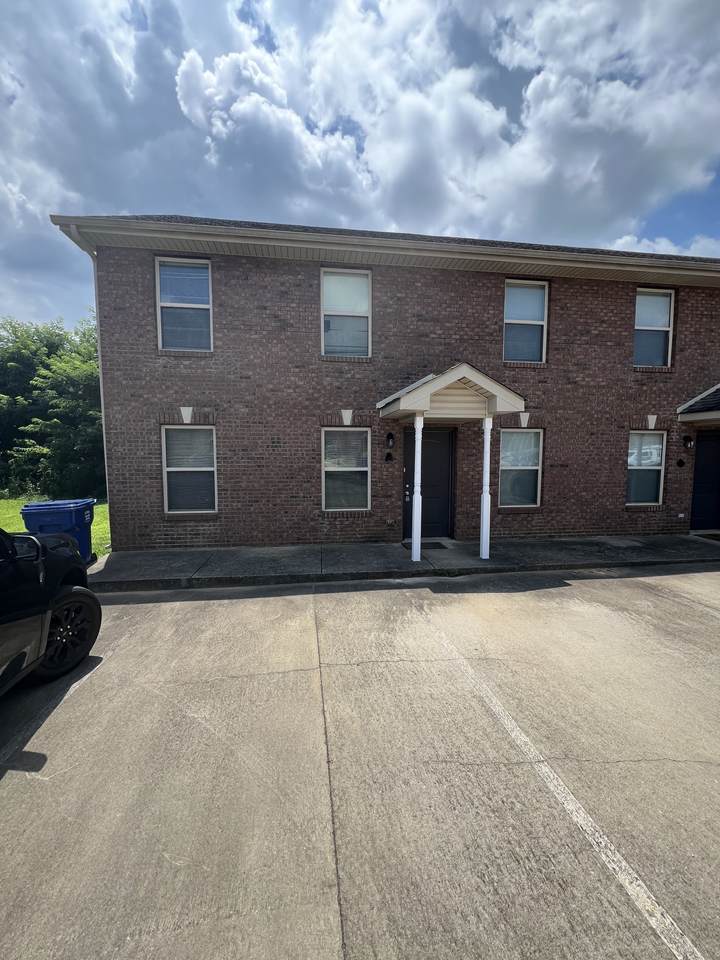 1717 Manning Dr - Photo 1