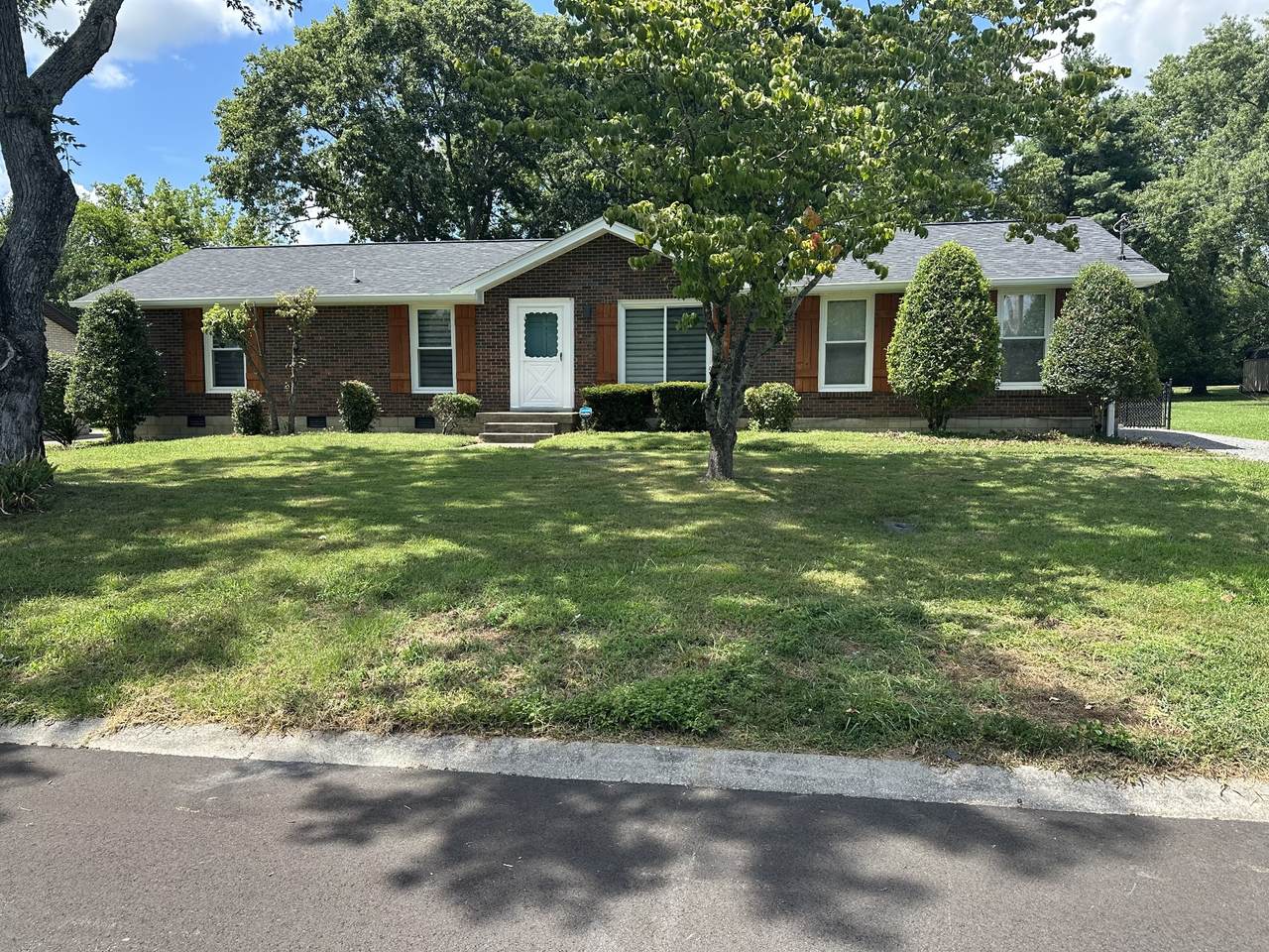 107 Louann Ln - Photo 1
