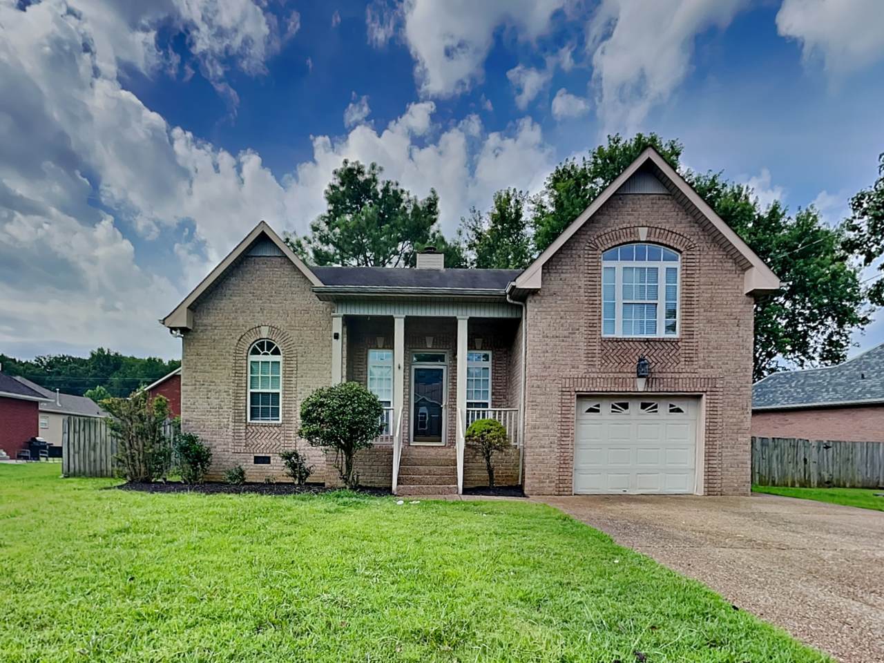 119 Cherokee Dr - Photo 1