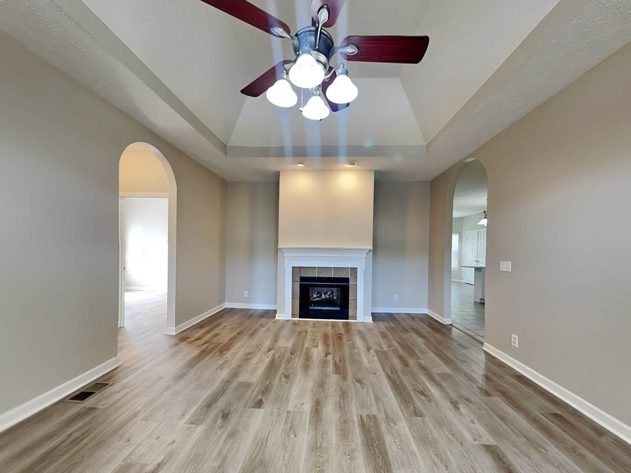 https://bt-photos.global.ssl.fastly.net/nashville/1280_boomver_1_RTC2958688-1.jpg