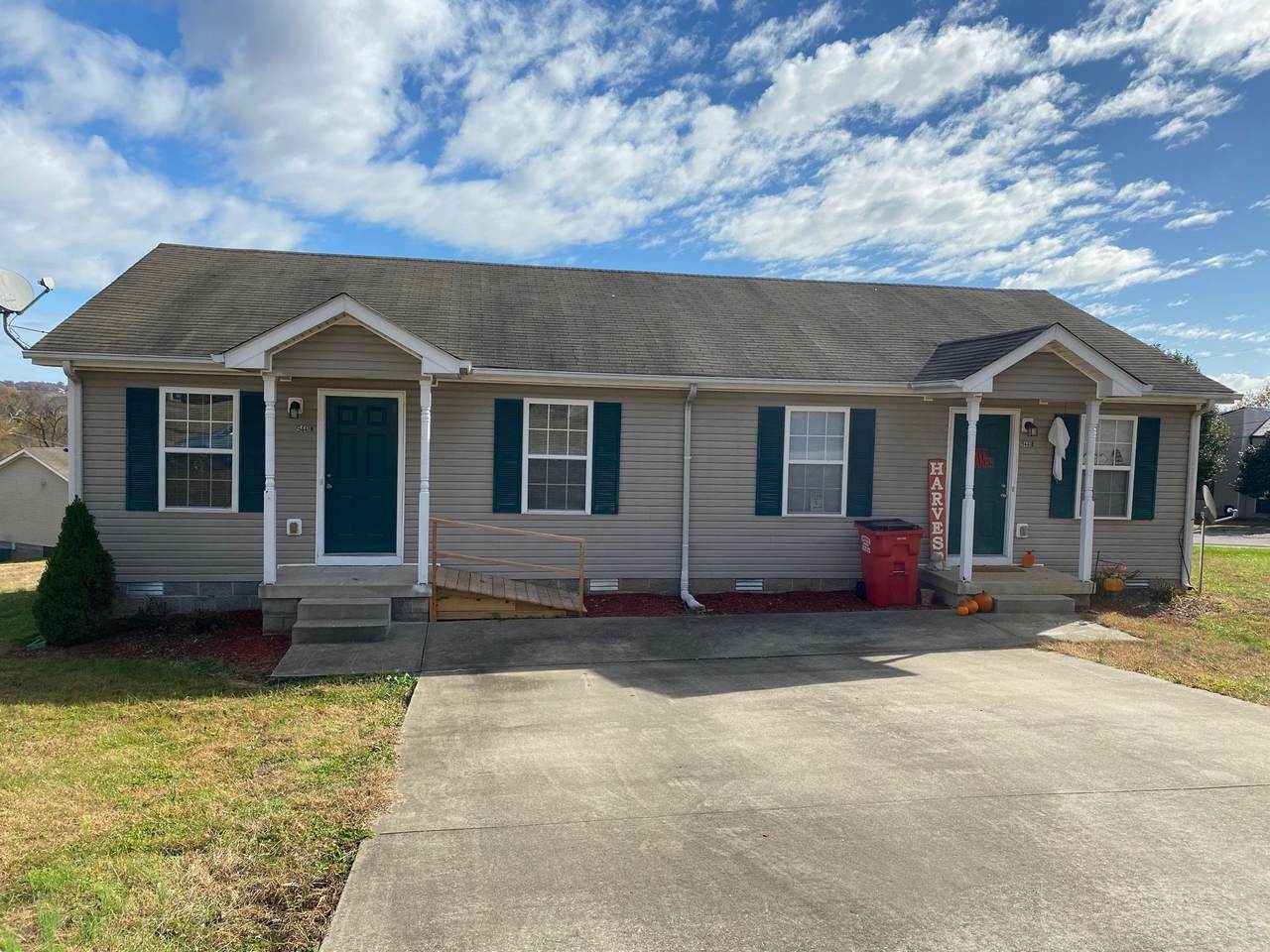 944 Kingsbury Dr - Photo 1