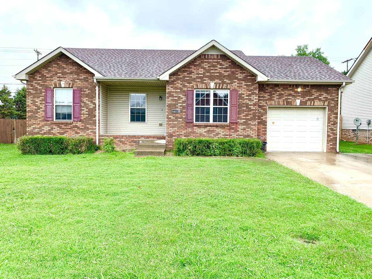 685 Foxfield Dr - Photo 1