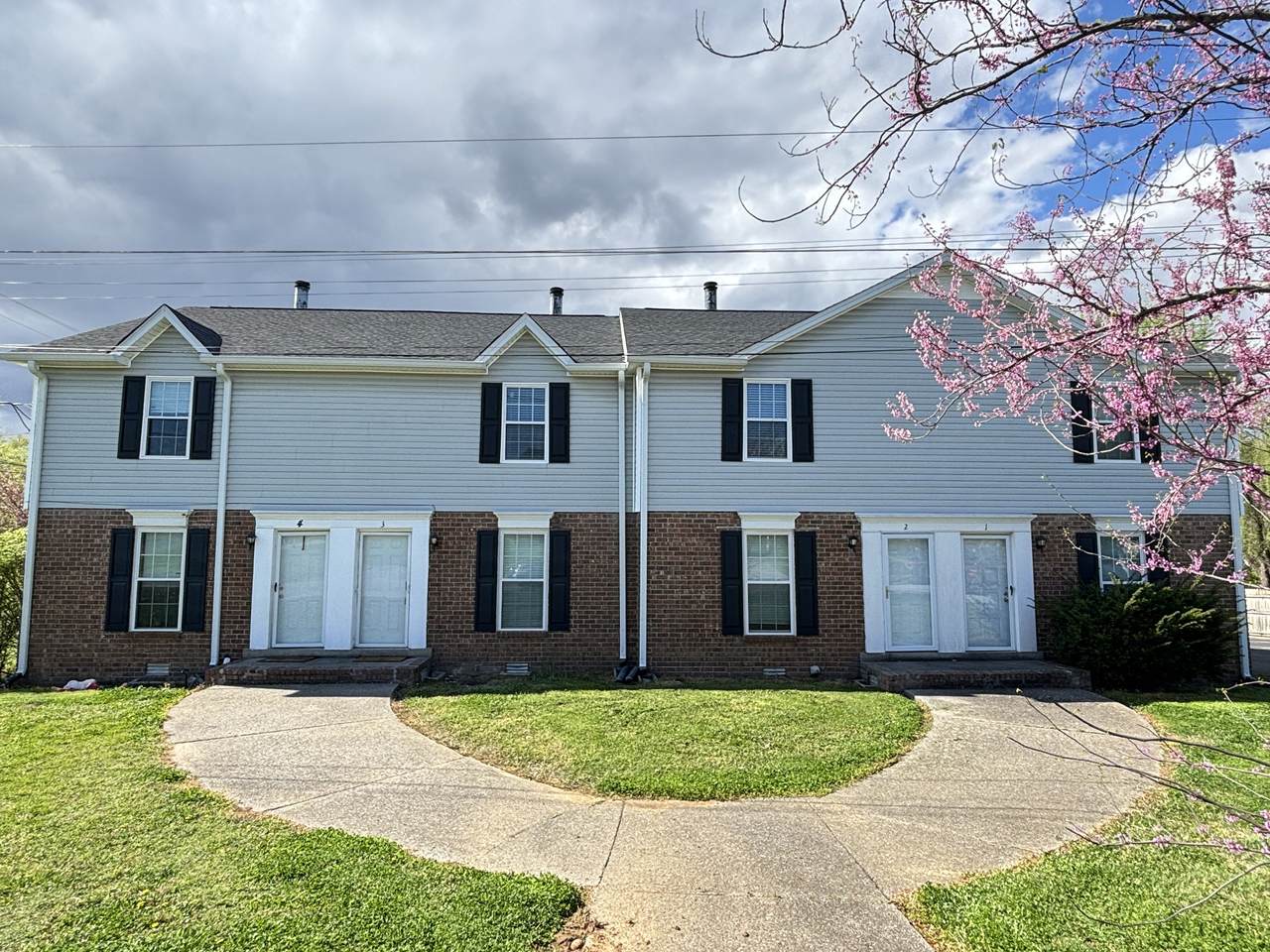 298 Donna Dr - Photo 1